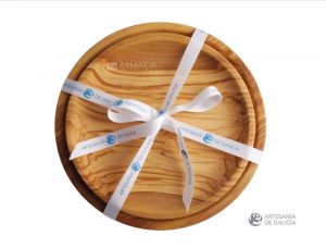 Pack de platos hechos a mano en madera de olivo