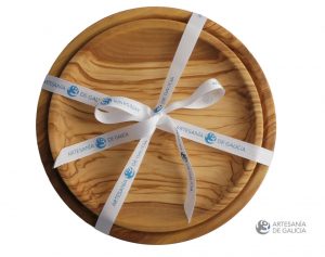 Pack de platos hechos a mano en madera de olivo